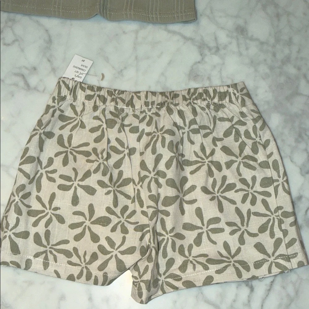 NWT Jessica Simpson Olive and Cream Floral Short Outfit 3Y